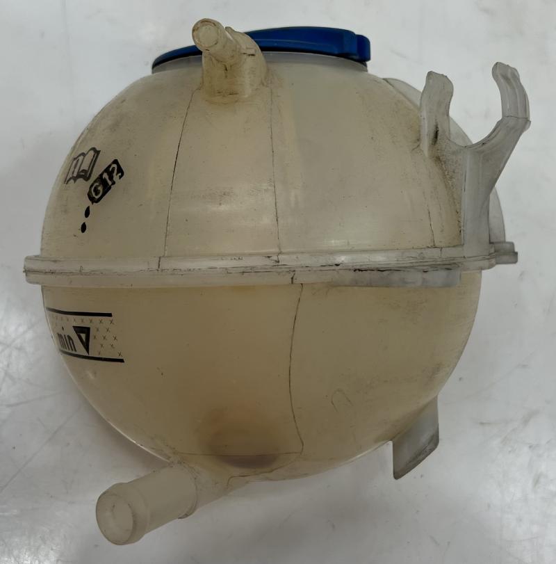 2013 Volkswagen Passat Coolant Recovery Bottle