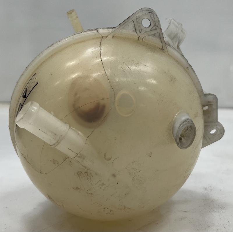 2013 Volkswagen Passat Coolant Recovery Bottle