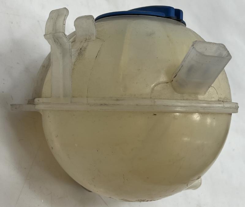 2013 Volkswagen Passat Coolant Recovery Bottle