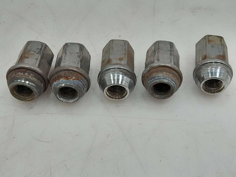 2014 Chevrolet Equinox Lug Nuts