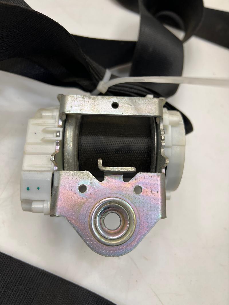 2011 Jaguar XF Front Seat Belt