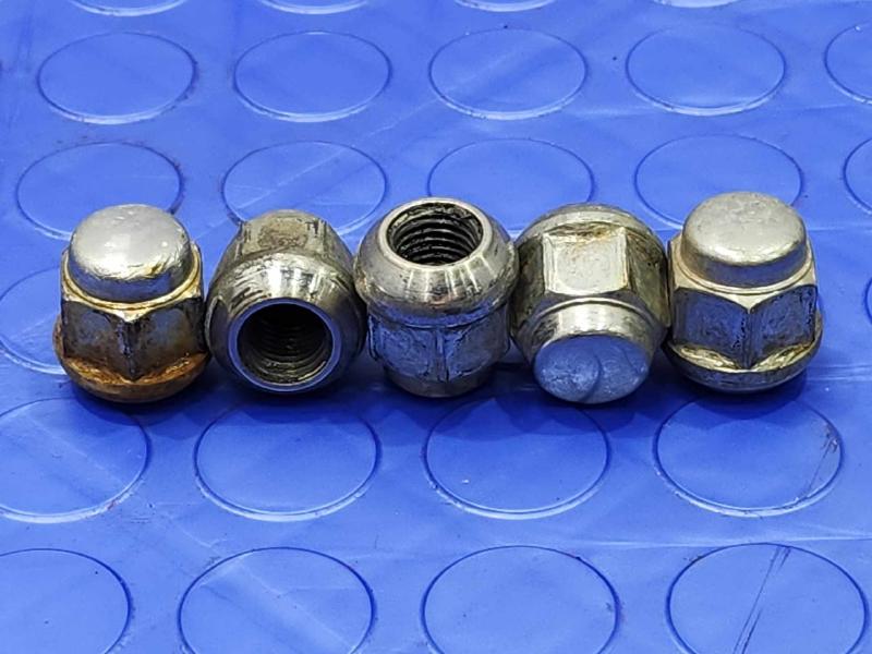 2016 Acura ILX Lug Nuts