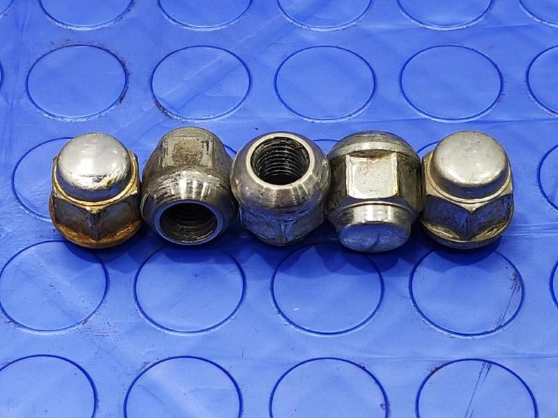 2016 Acura ILX Lug Nuts