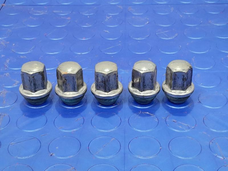 2018 Chevrolet Malibu Lug Nuts