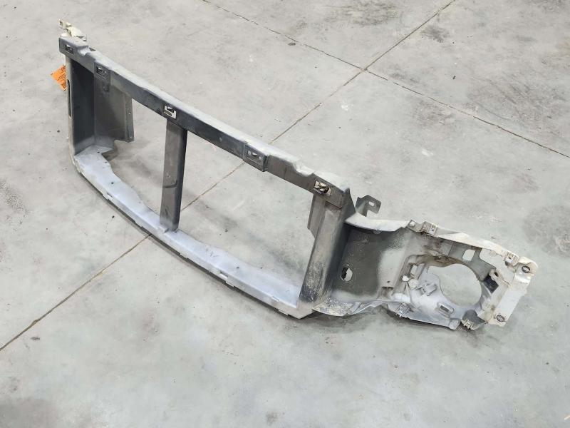 2005 Ford F-350 Super Duty Header Panel