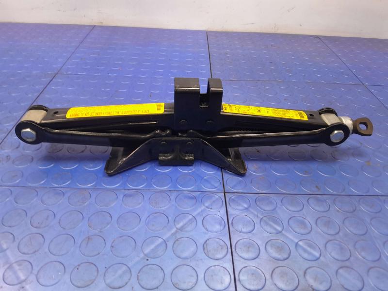 2010-2015 Hyundai Tucson Spare Tire Tools Jack Kit Assembly OEM 91102S100