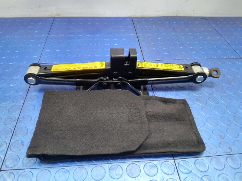2010-2015 Hyundai Tucson Spare Tire Tools Jack Kit Assembly OEM 91102S100