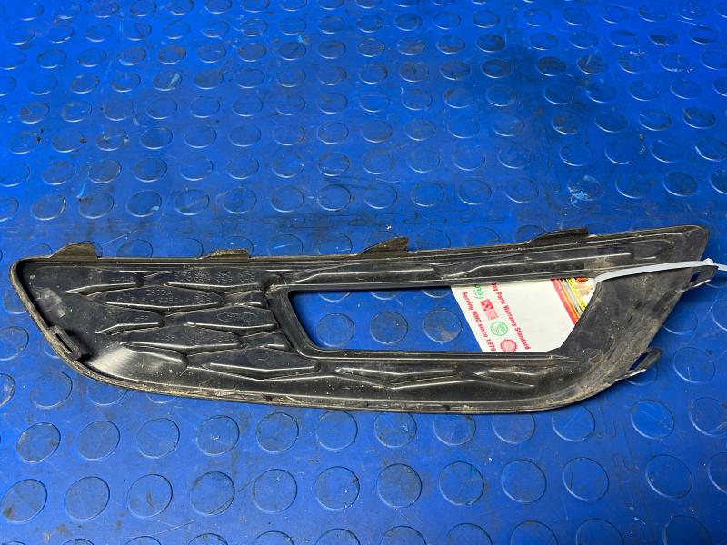 2015-2018 Ford Focus SE Lower Bumper Grille Right Passenger Side OEM FM5Z17B814AA