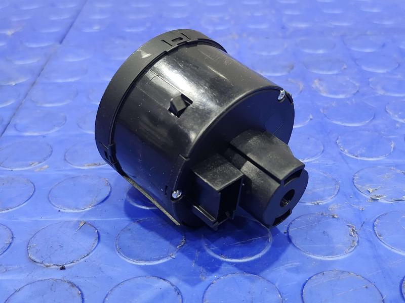 2016 Volkswagen Jetta Headlight Switch (Dash Mtd)
