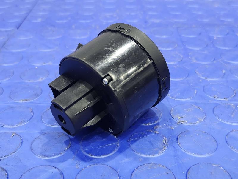 2016 Volkswagen Jetta Headlight Switch (Dash Mtd)