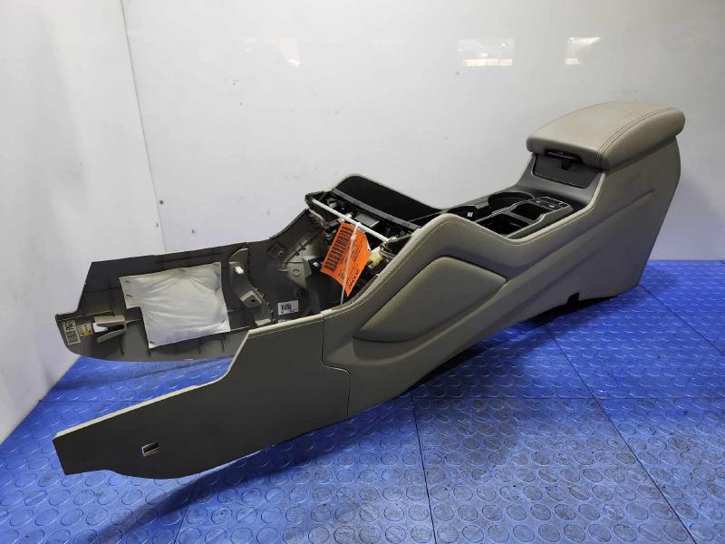 2016 Hyundai Tucson Front Console
