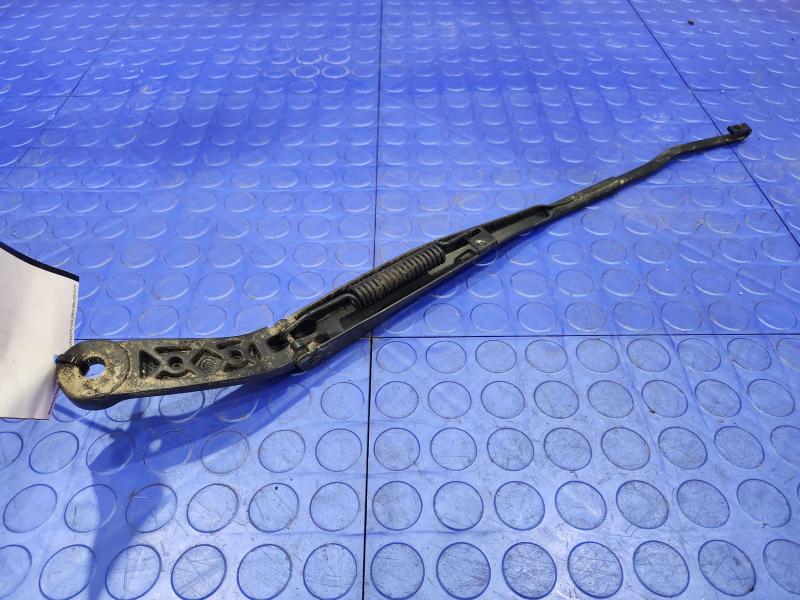 2017 Chrysler 200 Wiper Arm