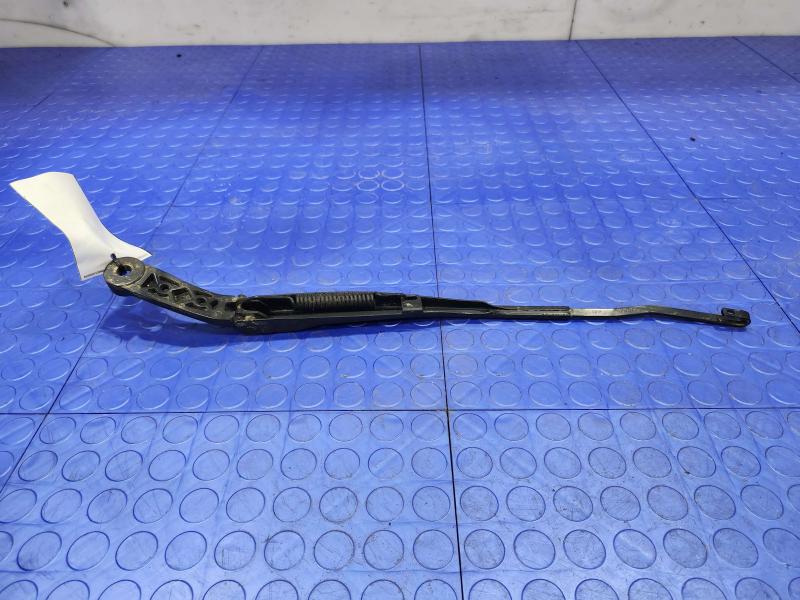 2017 Chrysler 200 Wiper Arm