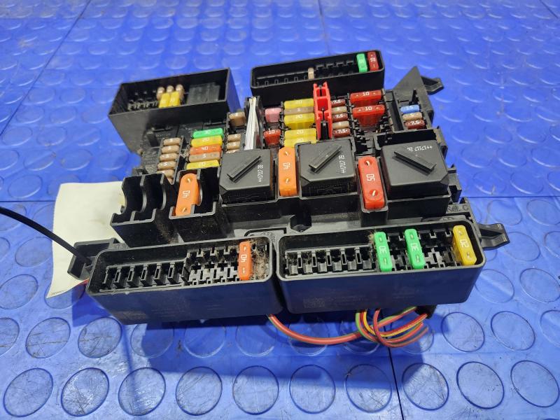 2017 BMW X1 Cabin Fuse Box