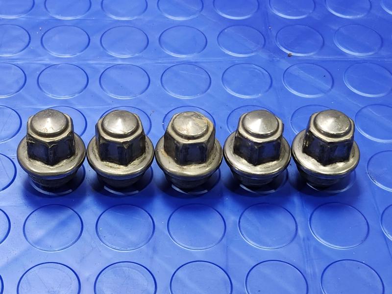 2013 Ford Fusion Lug Nuts