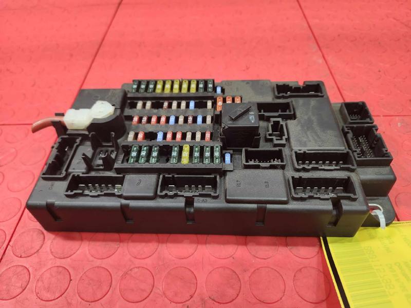 2012 MINI Cooper Countryman Cabin Fuse Box