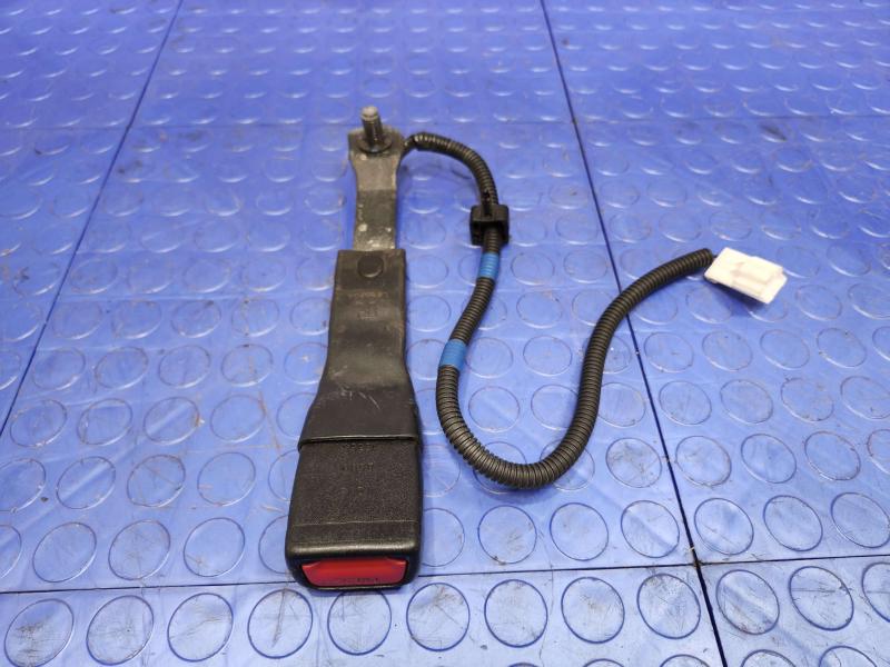 2011 Subaru Forester Front Seat Belt