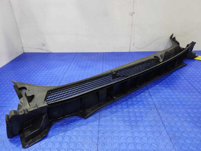 2018-2019 Cadillac XT5 Cowl Panel Cover Grille Air Inlet Genuine OEM 84729966