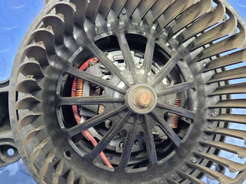 2013 Cadillac Escalade Blower Motor