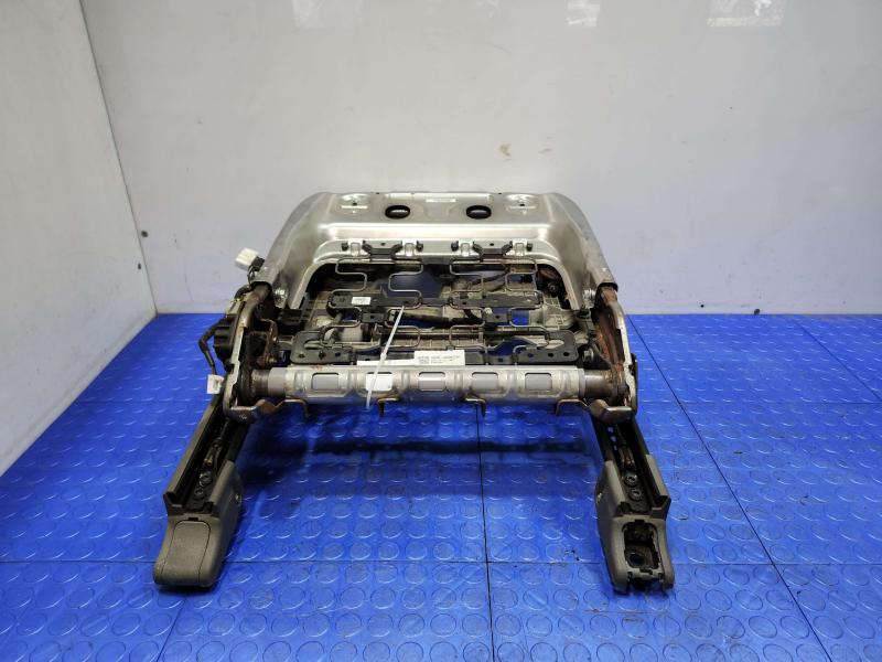 2016 Kia Sedona Seat Track