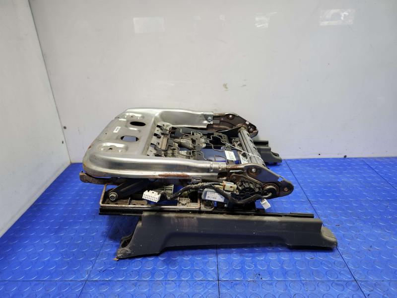 2016 Kia Sedona Seat Track