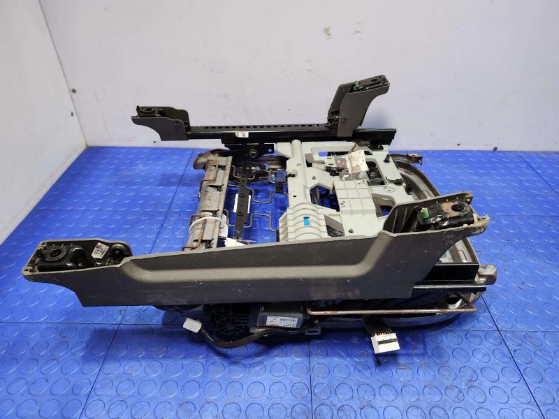 2016 Kia Sedona Seat Track