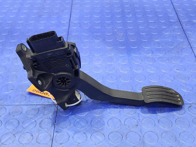 2010-2017 Volvo XC60 Accelerator Pedal Assembly Genuine OEM Part 31329062