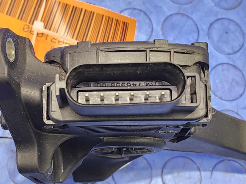 2010-2017 Volvo XC60 Accelerator Pedal Assembly Genuine OEM Part 31329062
