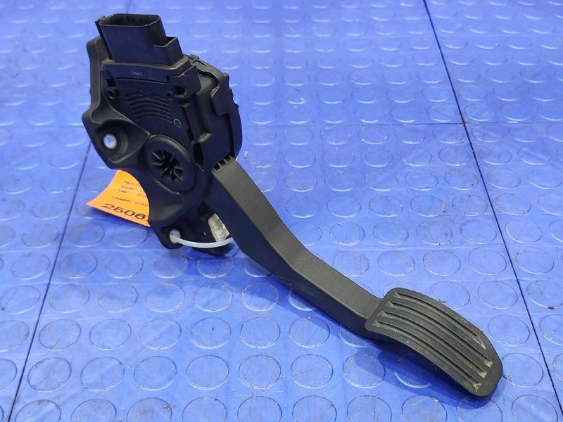 2010-2017 Volvo XC60 Accelerator Pedal Assembly Genuine OEM Part 31329062
