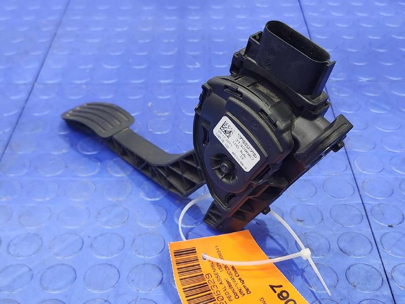 2010-2017 Volvo XC60 Accelerator Pedal Assembly Genuine OEM Part 31329062