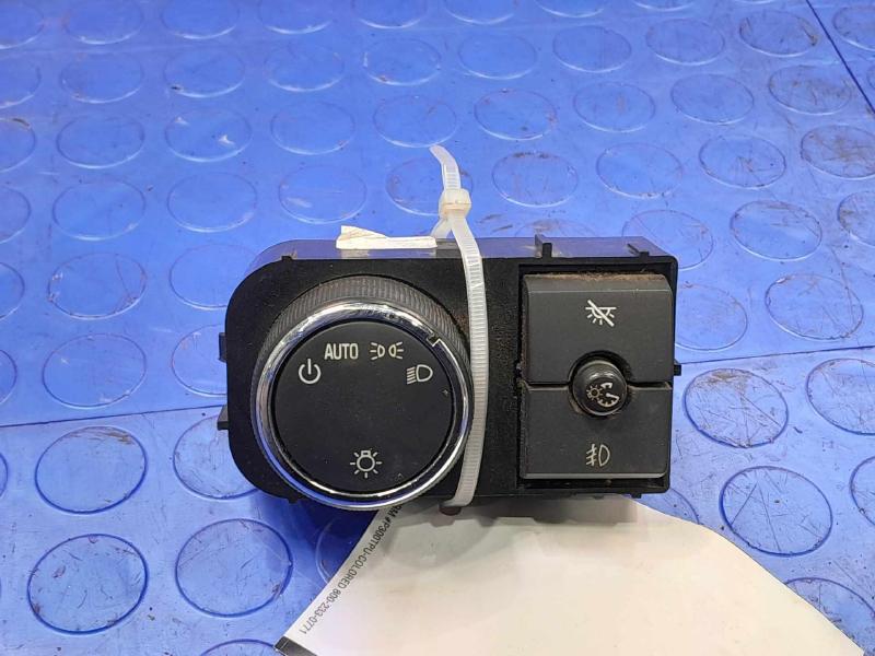 2008 Chevrolet Silverado 1500 Headlight Switch (Dash Mtd)