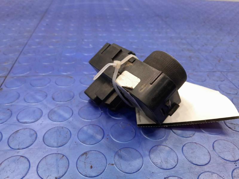 2008 Chevrolet Silverado 1500 Headlight Switch (Dash Mtd)