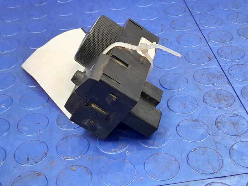 2008 Chevrolet Silverado 1500 Headlight Switch (Dash Mtd)