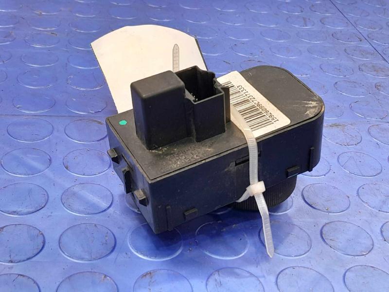 2008 Chevrolet Silverado 1500 Headlight Switch (Dash Mtd)
