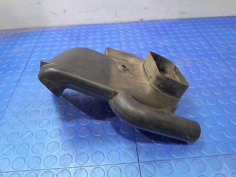 2012 Jeep Grand Cherokee Air Intake Tube/Resonator