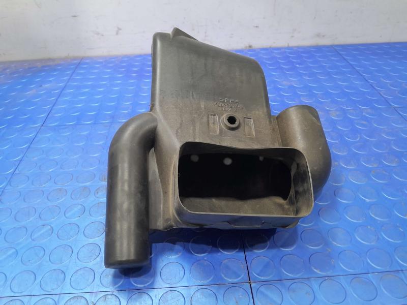 2012 Jeep Grand Cherokee Air Intake Tube/Resonator