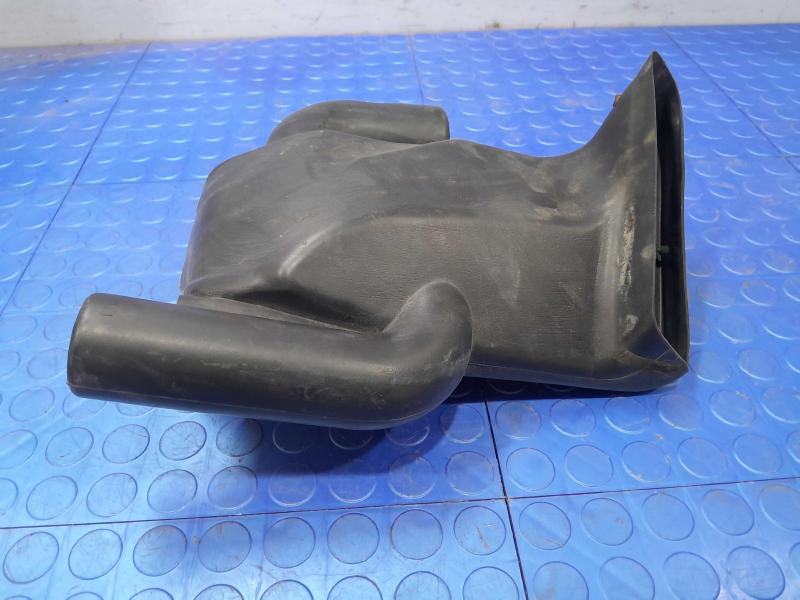 2012 Jeep Grand Cherokee Air Intake Tube/Resonator