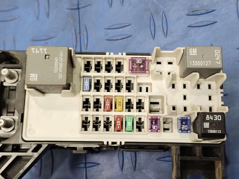 2015 Chevrolet Tahoe Cabin Fuse Box