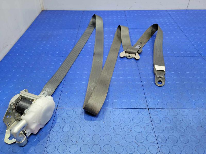 2010 Toyota Prius Front Seat Belt