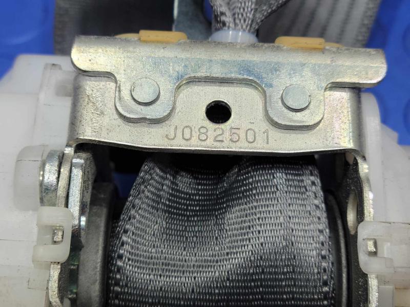 2010 Toyota Prius Front Seat Belt
