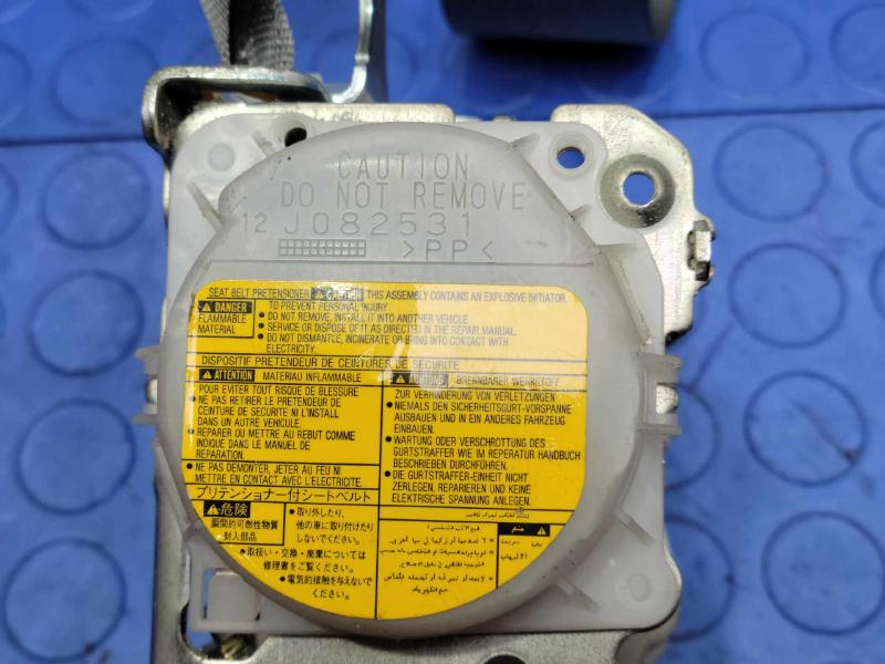 2010 Toyota Prius Front Seat Belt
