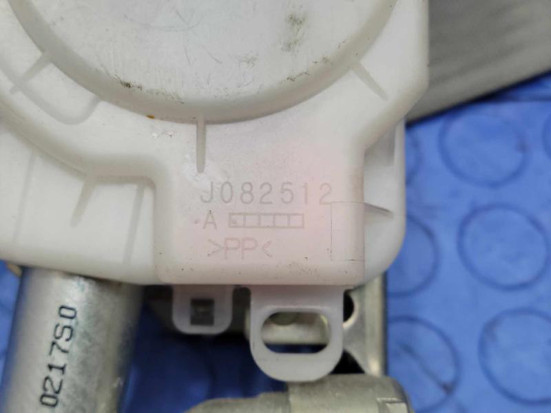 2010 Toyota Prius Front Seat Belt