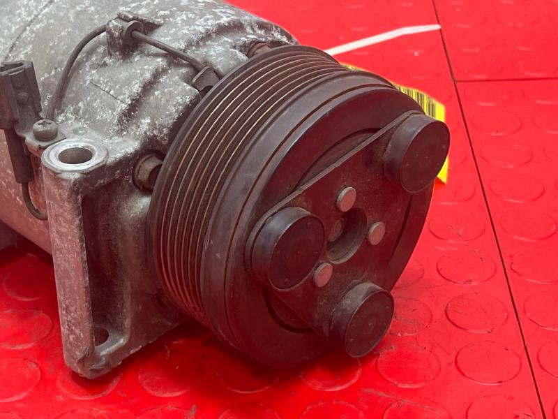2011 Infiniti QX56 AC Compressor Assembly Genuine OEM Part Valeo 926001LA0A