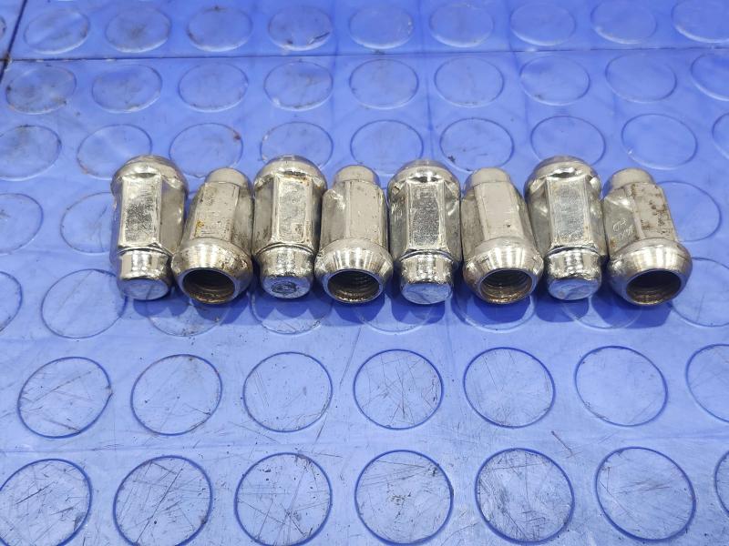 2008 Ford F-250 Super Duty Lug Nuts