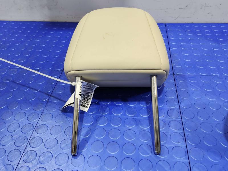 2015 Nissan Murano Headrest