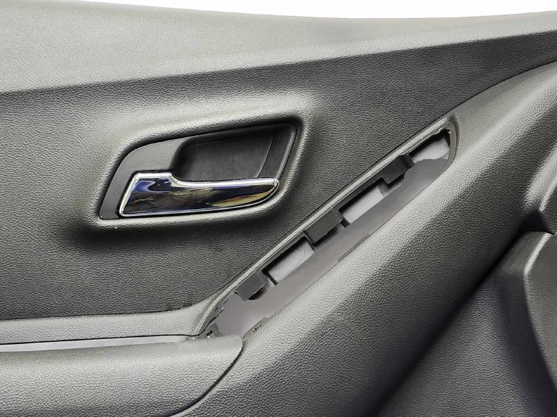 2016 Chevrolet Trax Front Door Trim Panel