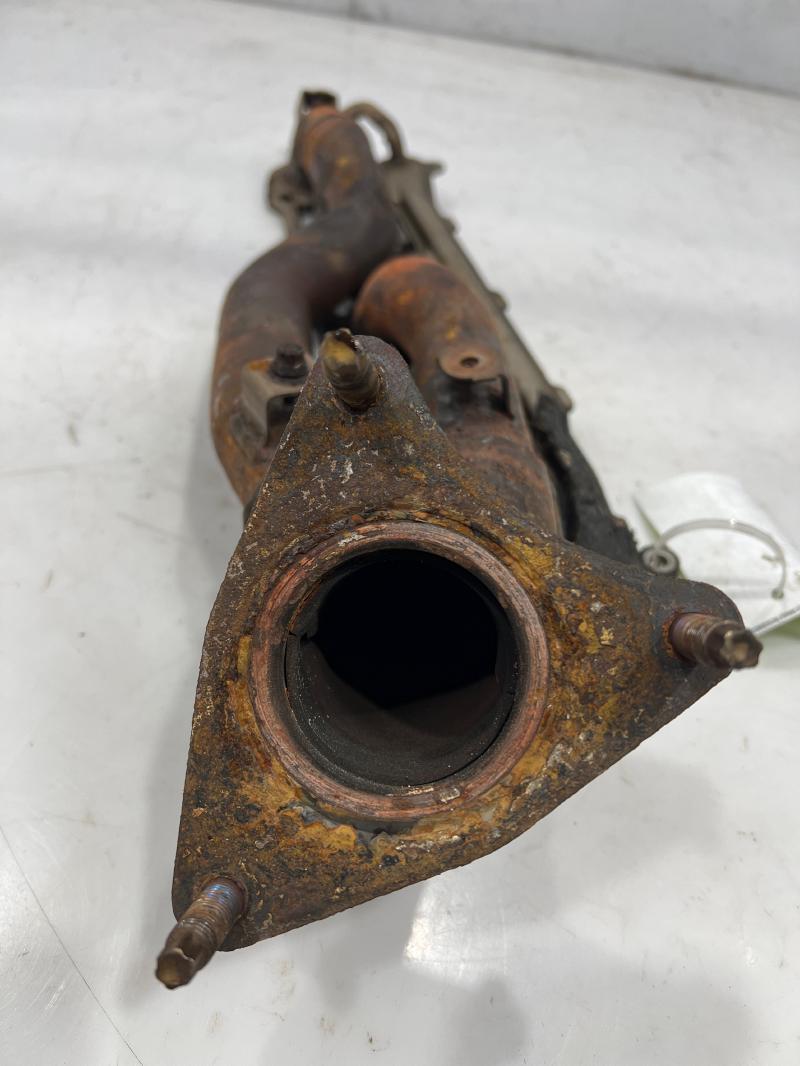 2011 Toyota Tundra Exhaust Manifold