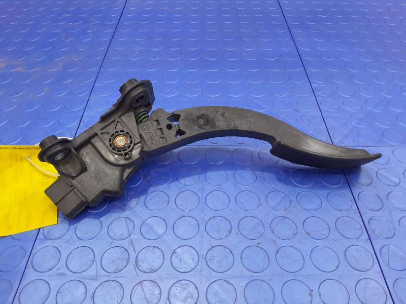 2009-2020 Dodge Journey Accelerator Pedal Assembly Genuine OEM 04891585AD