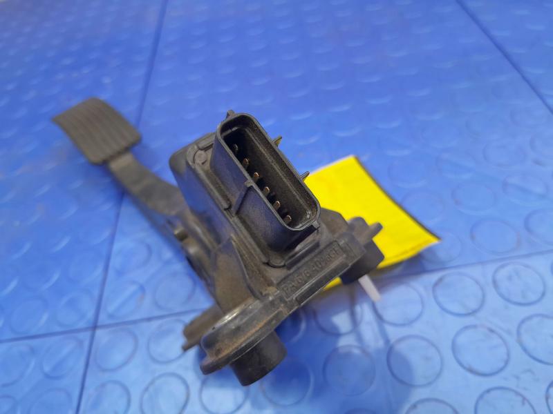 2009-2020 Dodge Journey Accelerator Pedal Assembly Genuine OEM 04891585AD