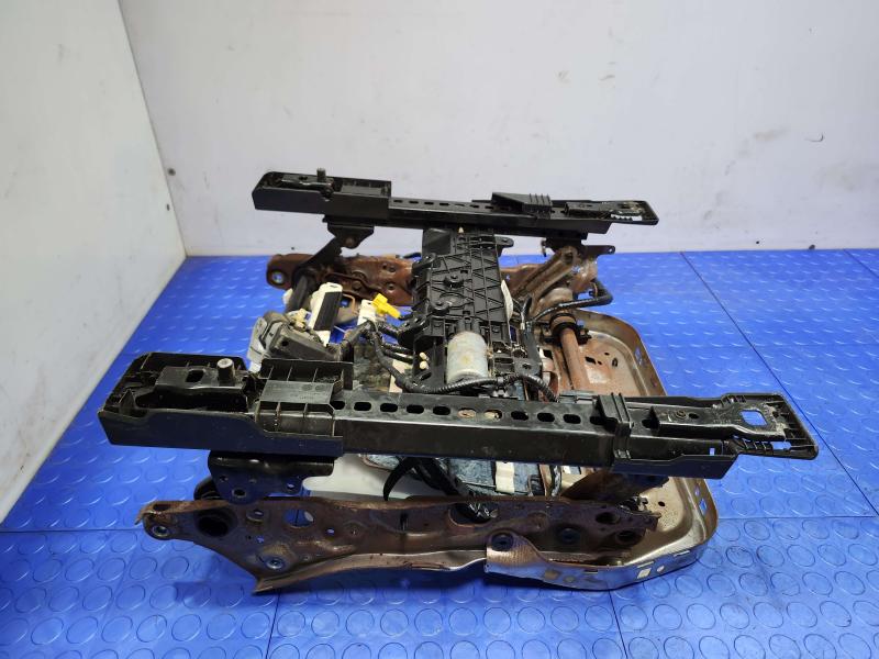 2015 Ford Fusion Seat Track